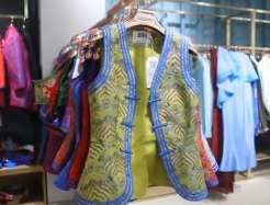 民族的就是世界的，阿泯娜民族服飾把中國(guó)傳統(tǒng)服飾與現(xiàn)代服飾結(jié)合