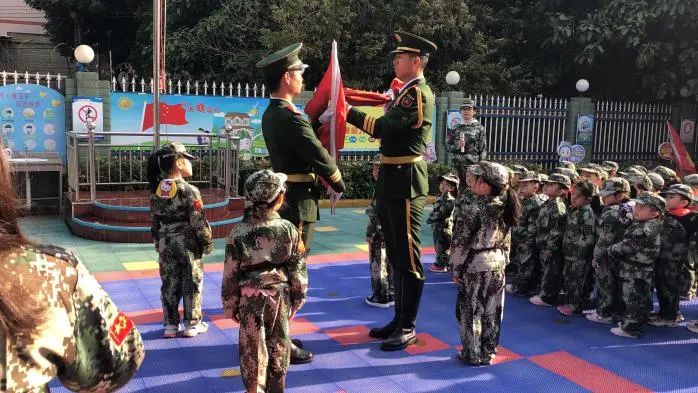 小小迷彩兵 大大軍營夢 ——龍穴街<em>幼兒園</em>“少兵小將”<em>愛國主義教育</em><em>活動(dòng)</em>紀(jì)實(shí)