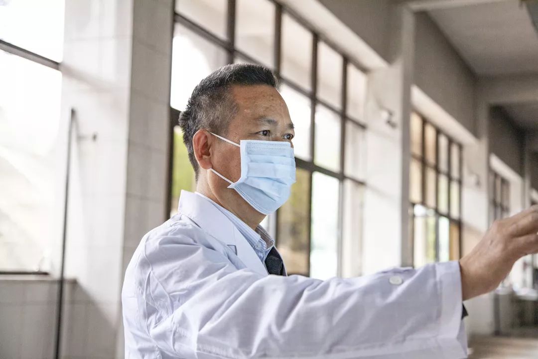 林亞球：堅(jiān)守30載，他是生命最后的擺渡人