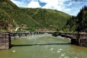 <em>懸臂梁</em><em>橋</em>—藏區<em>的</em>伸臂木梁<em>橋</em>
