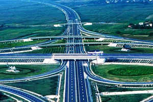 <em>課程標(biāo)準(zhǔn)</em>：<em>道路</em><em>與</em><em>橋梁</em><em>工程技術(shù)</em><em>專(zhuān)業(yè)</em>《公路<em>工程技術(shù)</em>——施工》<em>課程標(biāo)準(zhǔn)</em>