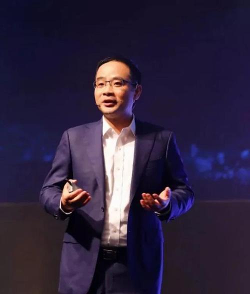 在鄭葉來的帶領下 華為<em>云</em>正式對外發布公有<em>云</em>戰略