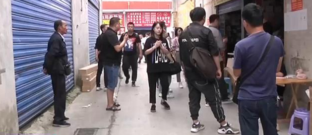 警方查獲假冒汽配配件5000<em>余</em>件 涉案價值200<em>余</em><em>萬元</em>
