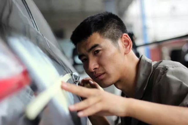 修理汽車，讓這個<em>85</em><em>后</em>小伙子找到了生命最好<em>的</em>樣子