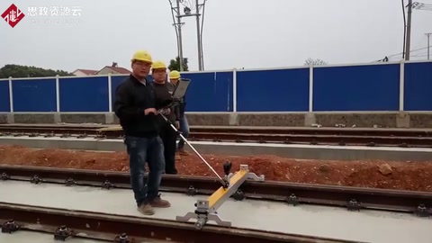 華中首條高鐵標準建設(shè)的<em>有軌電車</em>—漢陽<em>有軌電車</em>軌檢小車作業(yè)現(xiàn)場