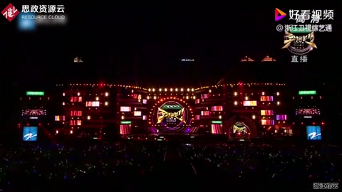 劉歡溫柔演唱《彎彎的月亮》，唱的傷感深情，歌詞走心好聽！