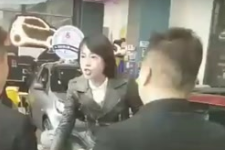 從“西安女博士坐蓋維權(quán)事件”看<em>奔馳</em>的危機(jī)公關(guān)