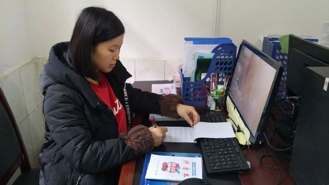 授課圖片—<em>最美</em>鄉村<em>教師</em> 劉婷