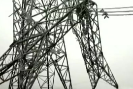 罕見(jiàn)特大冰災(zāi)突襲湖南，電網(wǎng)不堪一擊，多地鐵塔瞬間被凍倒