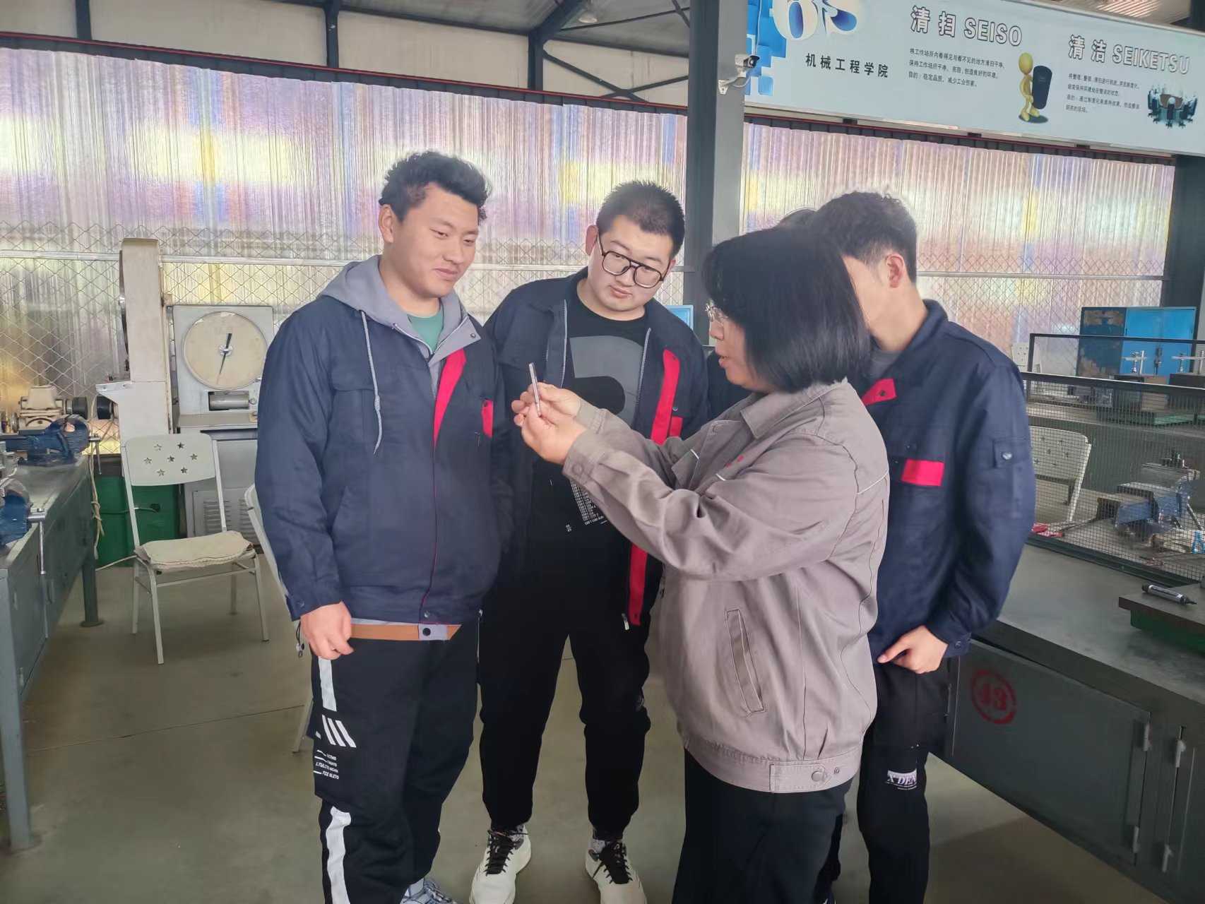 數(shù)控技術(shù)專業(yè)：《鉗工<em>實(shí)</em><em>訓(xùn)</em>——銼削與鋸削》<em>課程</em><em>思</em>政<em>案例</em>