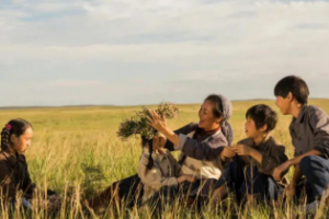 <em>三千</em><em>孤兒</em>入<em>內蒙</em>：一段流淌著民族大愛<em>的</em>共和國往事