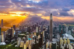 <em>通</em><em>識</em><em>課</em>：《<em>中國歷史</em>—<em>第十二</em><em>單元</em><em>改革開放</em><em>和</em><em>社會主義現代化建設</em><em>新時期</em> <em>第</em>29<em>課</em><em>全面</em>建設小康社會<em>和</em>堅持發展<em>中國特色社會主義</em>》<em>課程</em><em>思</em><em>政</em><em>案例</em>